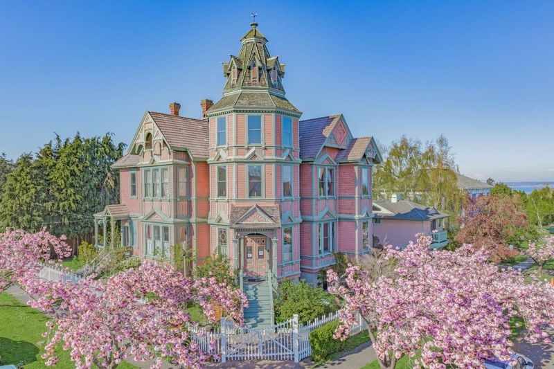 Queen Anne Victorian