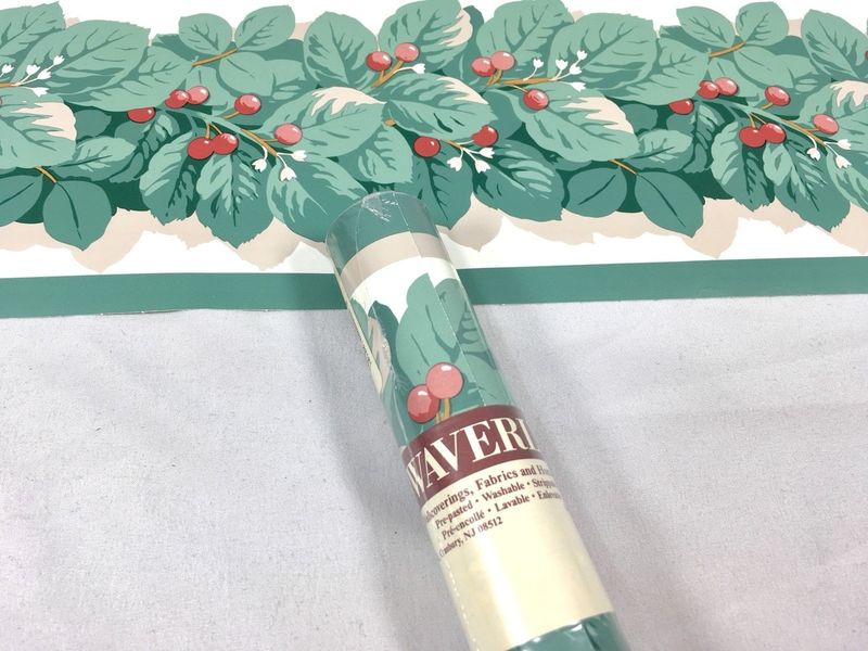 22 Items Designers Say Make Your Kitchen Look Cheap - Decor Hint Wallpaper Borders