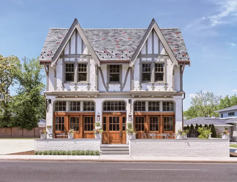 12 Popular House Designs In St Louis That May Disappear By 2030 - Decor Hint Brown-Stained Cedar Siding