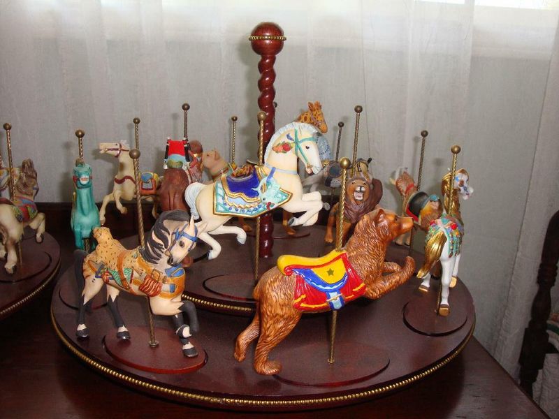 Watch Out For 9 Collectibles Oregon Experts Say Are Fading And 5 Now Worth Zero - Decor Hint Franklin Mint Collectibles