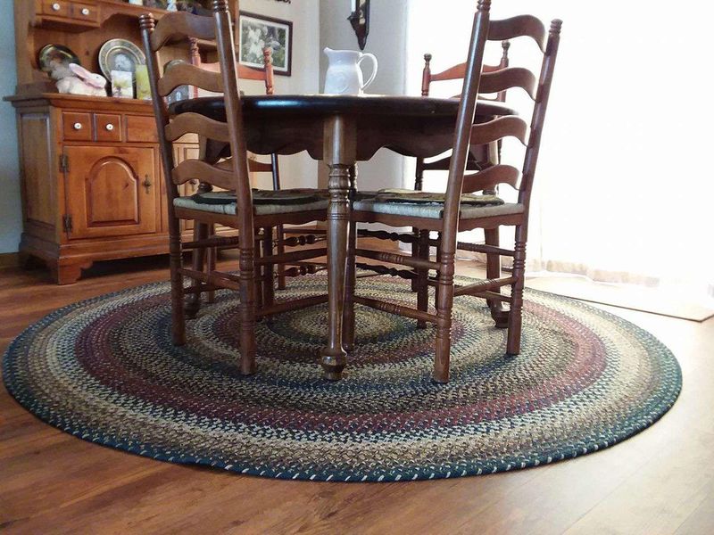 Rug Styles You'll Spot In Cozy Pennsylvania Living Rooms - Decor Hint Braided Wool Wonders