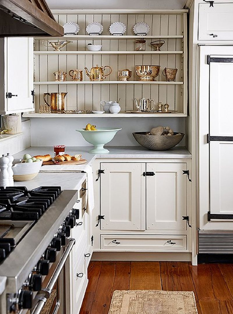 Inside The Timeless Elegance Of Connecticut Farmhouse Kitchens - Decor Hint Built-In Plate Racks