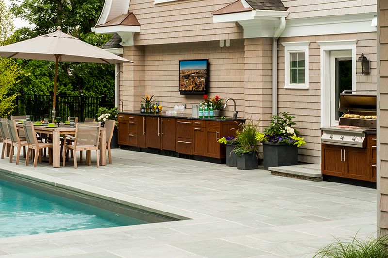 37 Stylish Poolside Designs That Make Everyday Feel Like Vacation - Decor Hint Poolside Outdoor Kitchen Station