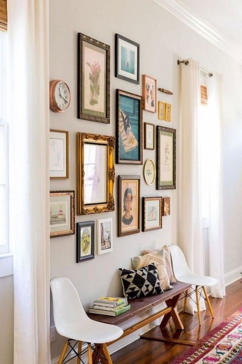14 Southern Decorating Tips That Have Stood The Test Of Time - Decor Hint Gallery Walls with Family Photos