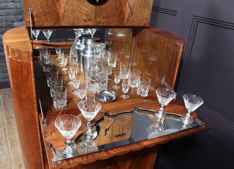 9 Interior Antique Items From The 1900s That Are Really Worth Thousands Of Dollars (And 11 That Are Not) - Decor Hint Art Deco Cocktail Cabinets