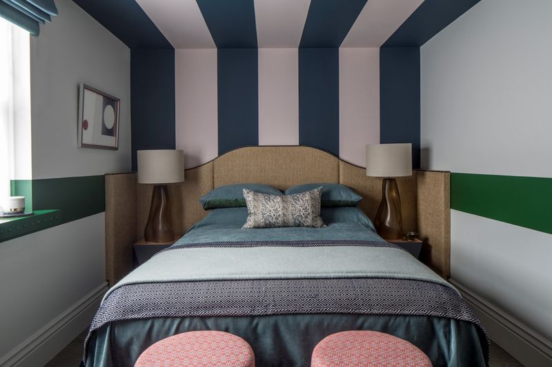 Stripes Stretch Spaces