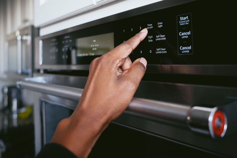9 Common Oven Rack Cleaning Mistakes (And How To Avoid Them) - Decor Hint Cleaning Racks In A Self-Cleaning Oven