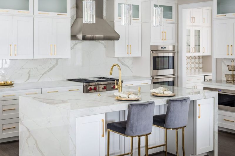 The Future Of 9 Home Designs Kansas Realtors Avoid And 11 Headed For Big Wins - Decor Hint Quartz Countertops (win)