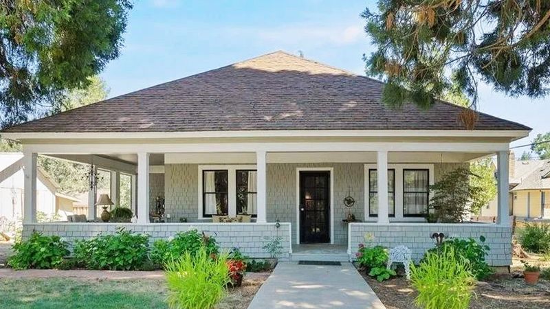 17 Most Affordable Types Of Homes For A Dream Retirement - Decor Hint Bungalow House