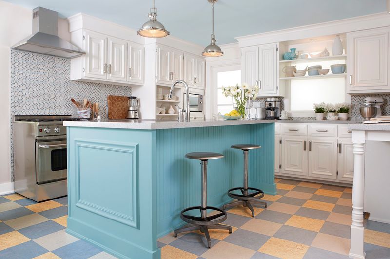 10 Features That Cheapen Your Colorado Kitchen (And 10 That Add Instant Class) - Decor Hint Linoleum Flooring