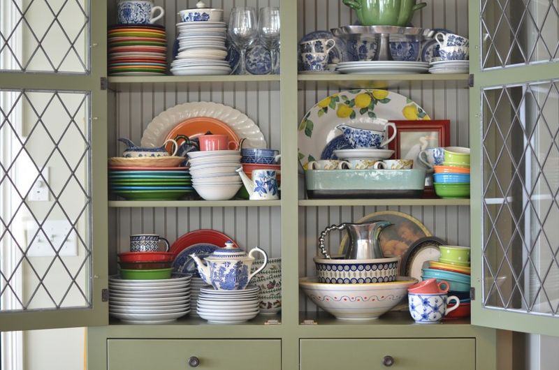 7 Fading Kitchen Fads In Boise And 6 Classic Designs That Still Shine - Decor Hint Open Shelving Stuffed With Mismatched Dishes