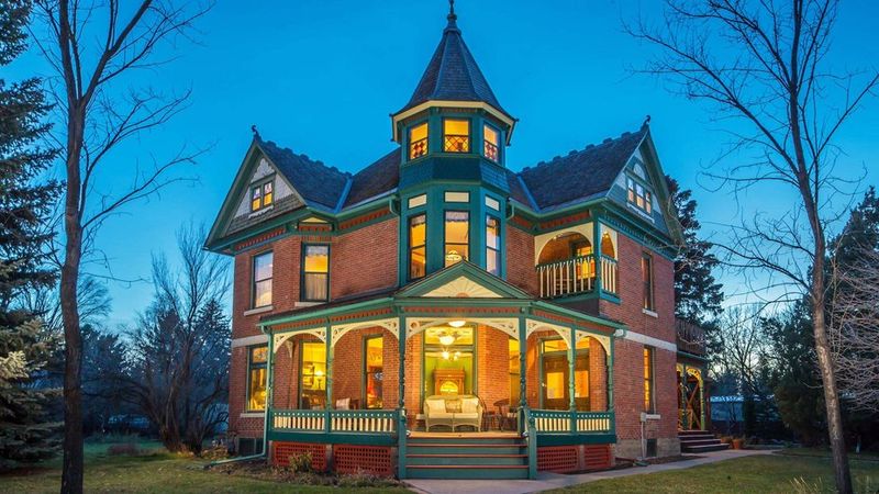 22 HGTV Renovation Tricks That Only Work On TV And Never In Real Homes - Decor Hint Surprise Historic Home Compliance? Easy!