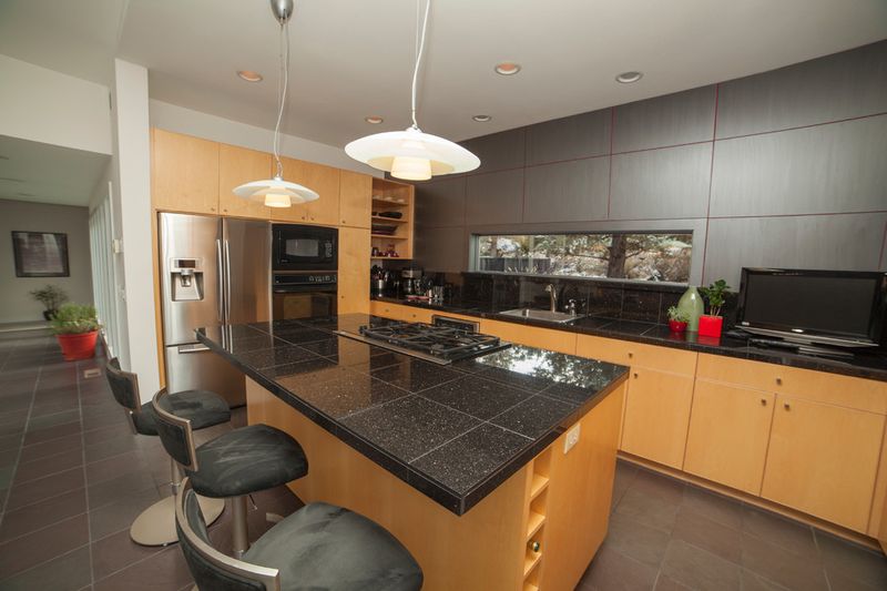 31 Kitchen Elements That Designers Wish Would Disappear For Good - Decor Hint Tile Countertops
