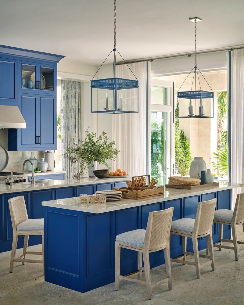 A Two-Tone Connection To The Dining Room