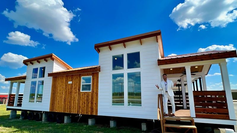 22 Coolest Tiny Homes On Wheels Cruising Around Texas - Decor Hint Coastal Beach Tiny