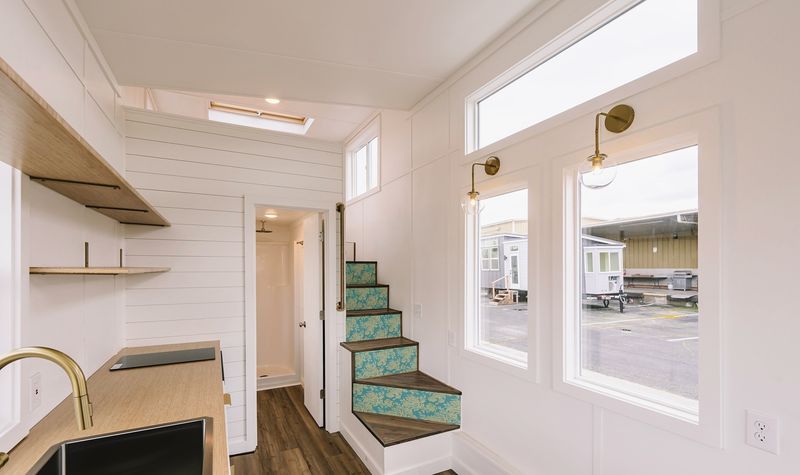 18 Of The Best Spacious Tiny Homes You'll Love - Decor Hint Farmhouse on Wheels