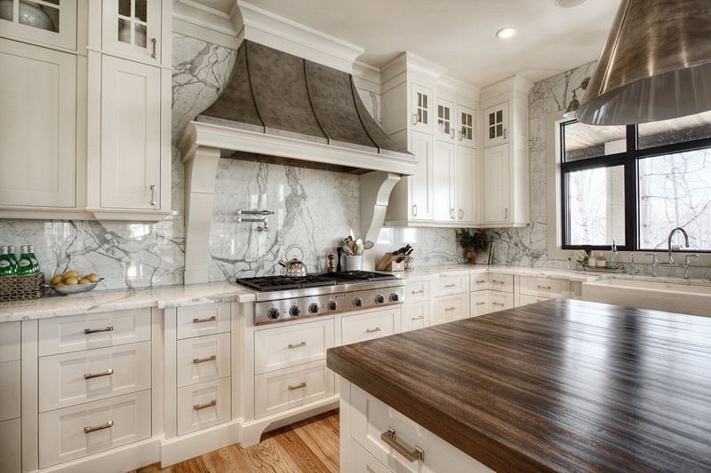 North Dakota’s Kitchens Are Getting A Makeover, See What’s Out And What’s In - Decor Hint Natural Stone Backsplashes Creating Organic Focal Points