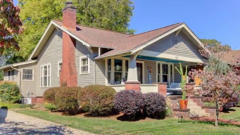 9 Home Styles First-Time Buyers Are Loving In Knoxville + 4 Property Types To Rethink Before You Buy - Decor Hint Craftsman Bungalow