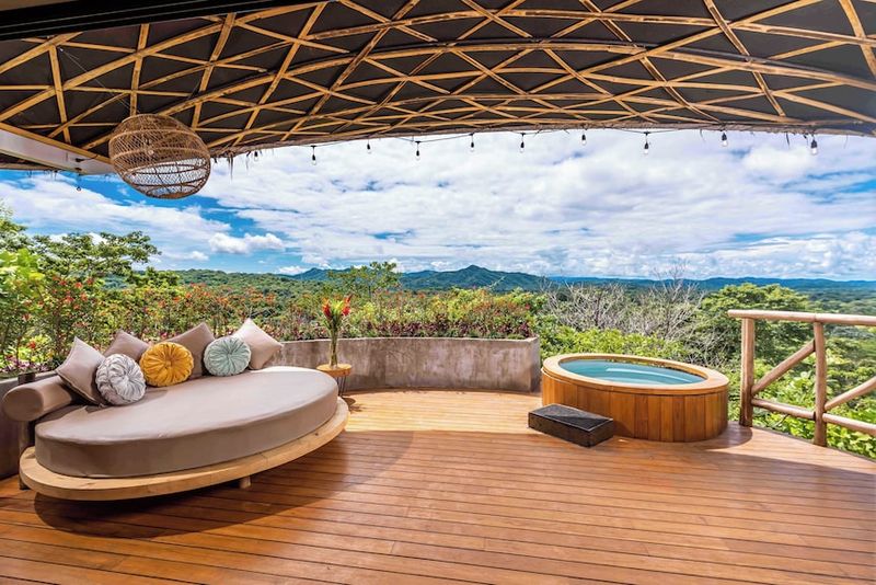 Tropical Treehouse in Costa Rican Rainforest