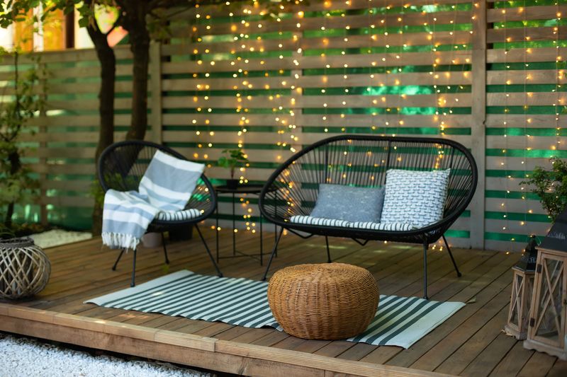 13 Home Staging Techniques Used In Hawaii That Can Transform A Room Quickly - Decor Hint Highlight Lanai Spaces As Outdoor Rooms