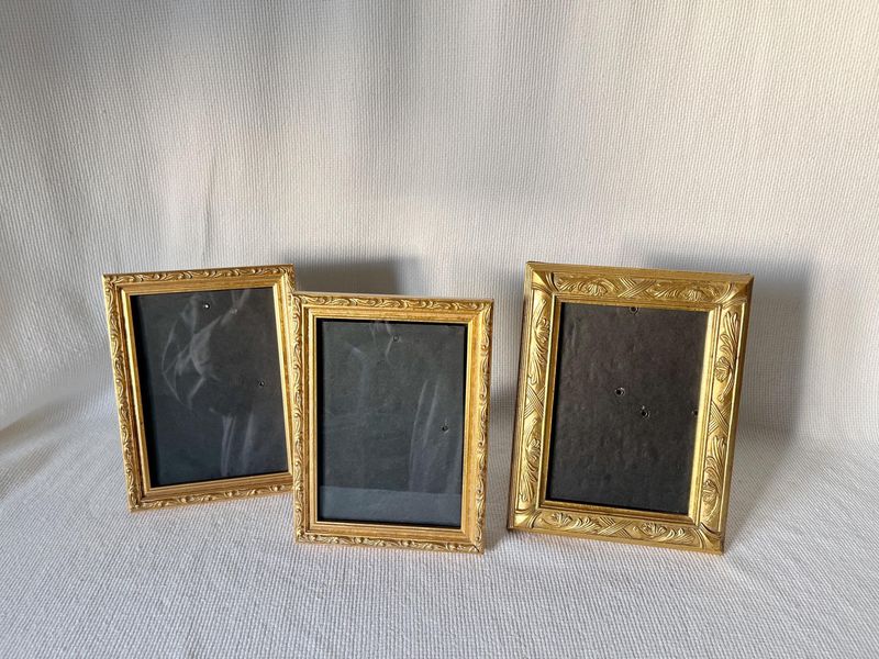 9 Classic Home Decor Items Illinois Shoppers Are Buying Again - Decor Hint Antique Picture Frames