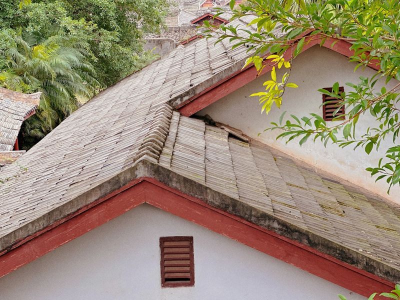 From Dated To Done 12 Miami Architecture Trends On The Way Out And 3 That Are History - Decor Hint Decorative Foam Rooflines