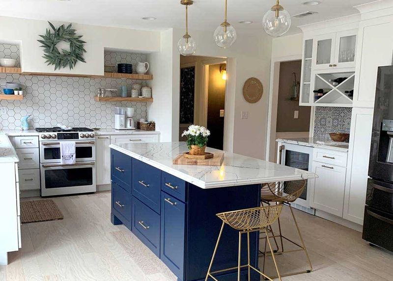 21 Mistakes Everyone Makes When Decorating A Kitchen - Decor Hint Forgetting About Aging In Place