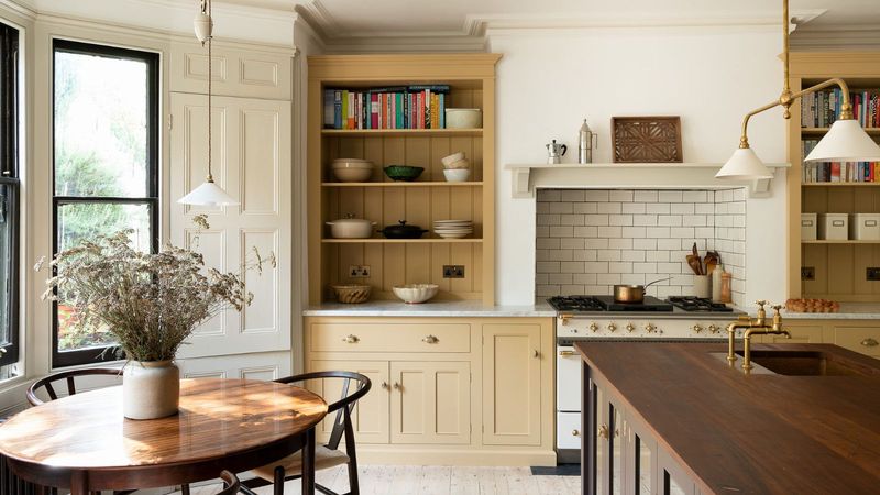 How To Upgrade Your Kansas Kitchen: 9 Things That Bring It Down (And 10 That Lift It Up) - Decor Hint Uncoordinated Color Schemes