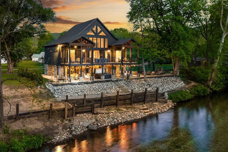 River Loft Retreat
