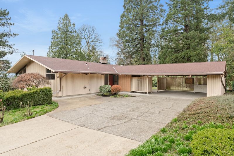 7 Timeless Curb Appeal Styles That Still Define Oregon's Most Iconic Neighborhoods - Decor Hint Ranch Revival