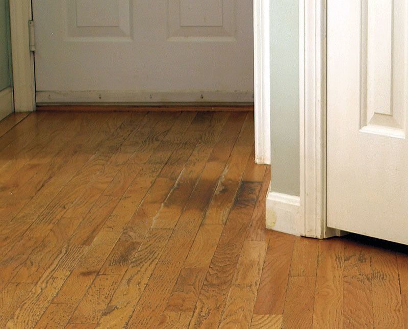 15 Kitchen Faux Pas That Make Indiana Homebuyers Cringe, According To Designers - Decor Hint Cheap Or Worn-Out Flooring