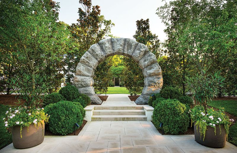 10 Ideas For Nashville Homes That Blend Music City Style With Classic Charm - Decor Hint Garden Sculptures From Repurposed Instruments