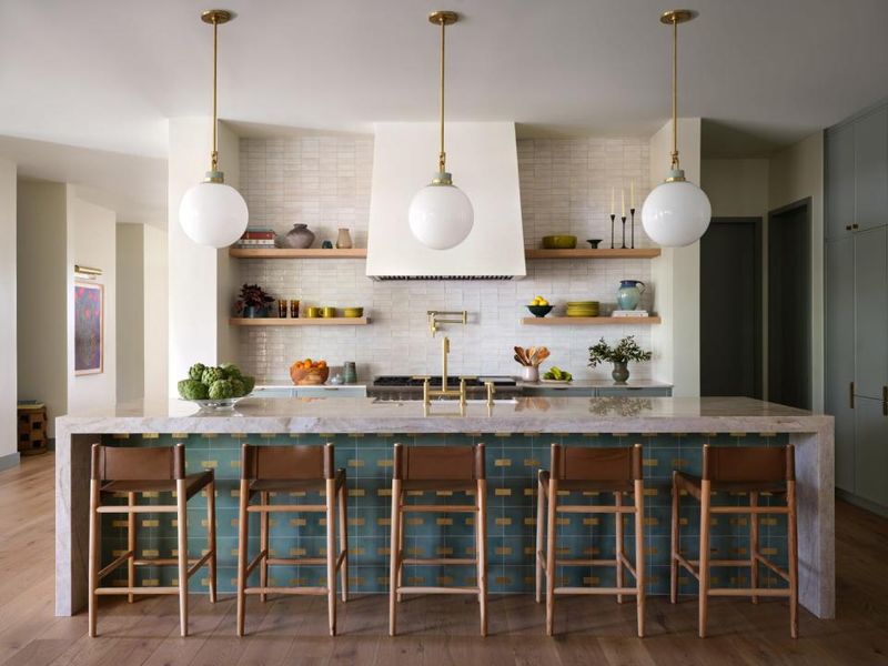 17 Small, But Cool Ways To Make Your Kitchen Look Like An After Shot On HGTV - Decor Hint Hang Dramatic Pendants