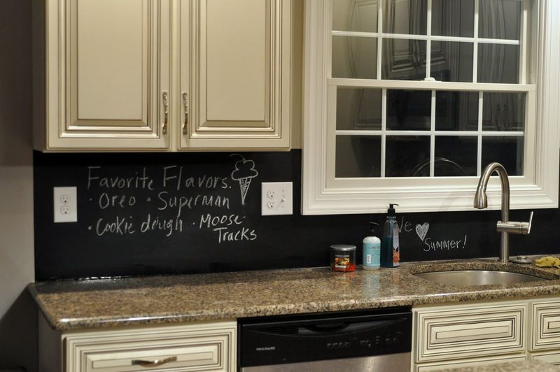 11 Outdated Backsplash Styles + 8 Ugly Choices - Decor Hint Chalkboard Paint Backsplash