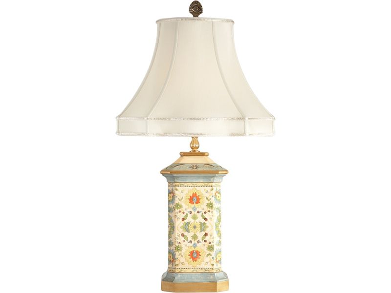 How Cozy Details Shape Everyday Living In North Carolina Houses - Decor Hint Soft Lighting From Table Lamps