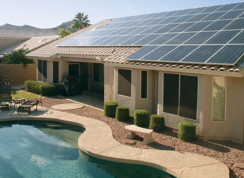 Florida Homeowners' Favorite Summer Upgrade Projects - Decor Hint Solar Panel Installation