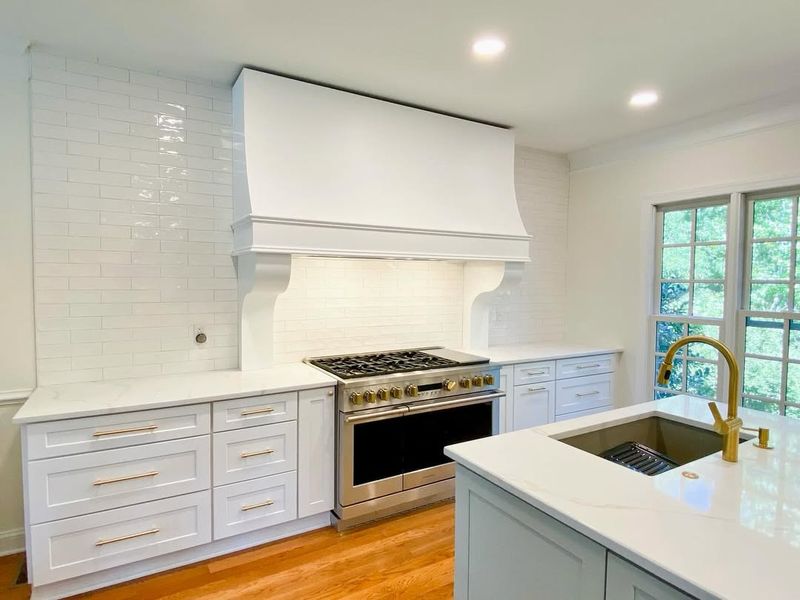 10 Details That Instantly Age North Carolina Kitchens (And 10 That Modernize) - Decor Hint Statement Range Hoods