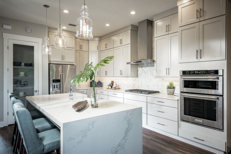 What Not To Keep: 5 Items That Undermine Style In Texas Kitchens (Plus 5 To Add) - Decor Hint Sleek Quartz Or Subtle Marble Countertops