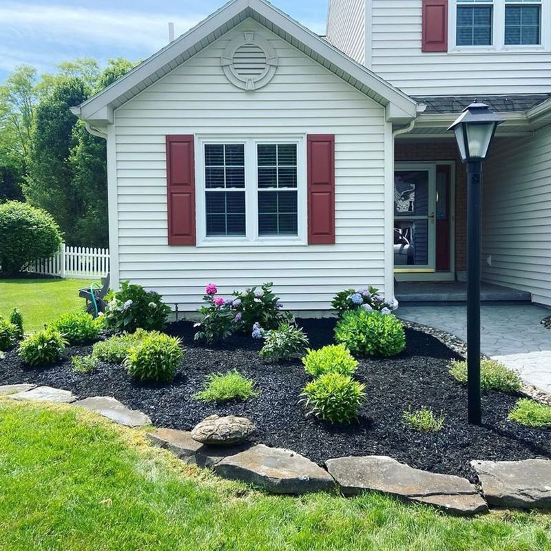 20 Front Yard Ideas That Look Professionally Landscaped - Decor Hint Mulch for a Clean Finish