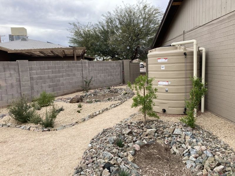 10 Desert-Friendly Exterior Design Ideas From Arizona Homes - Decor Hint Rainwater Harvesting Systems