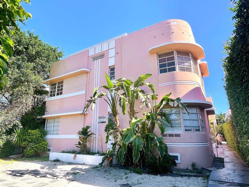 9 Art Deco-Inspired Exterior Details From Miami Condos - Decor Hint Tropical Relief Sculptures