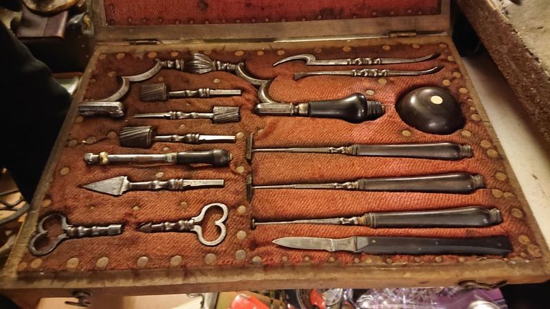 10 Unexpected Antique Trends Predicted To Explode In 2025 - Decor Hint Victorian-Era Medical Equipment