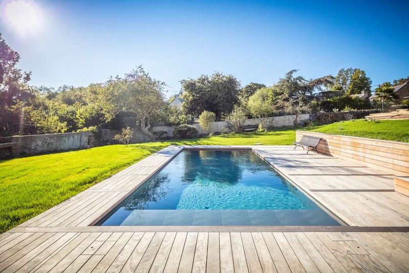 18 Reasons You Should Or Shouldn't Make Major Upgrades Before You Sell Your House According To Real Estate Agents - Decor Hint Pool Additions Almost Never Return Their Investment