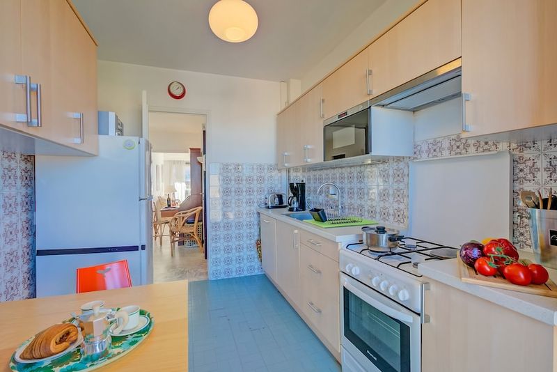 6 Kitchen Colors Losing Popularity In Lebanon And 6 That Still Feel Fresh - Decor Hint Fading Away: Bright Primary Blue