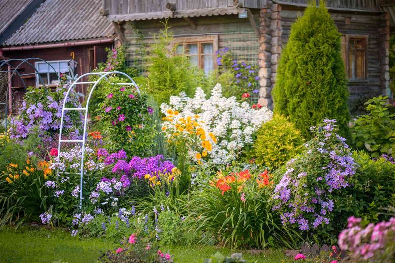 13 Landscaping Ideas To Boost Your Curb Appeal And Make A Lasting Impression - Decor Hint Add Color With Flower Beds