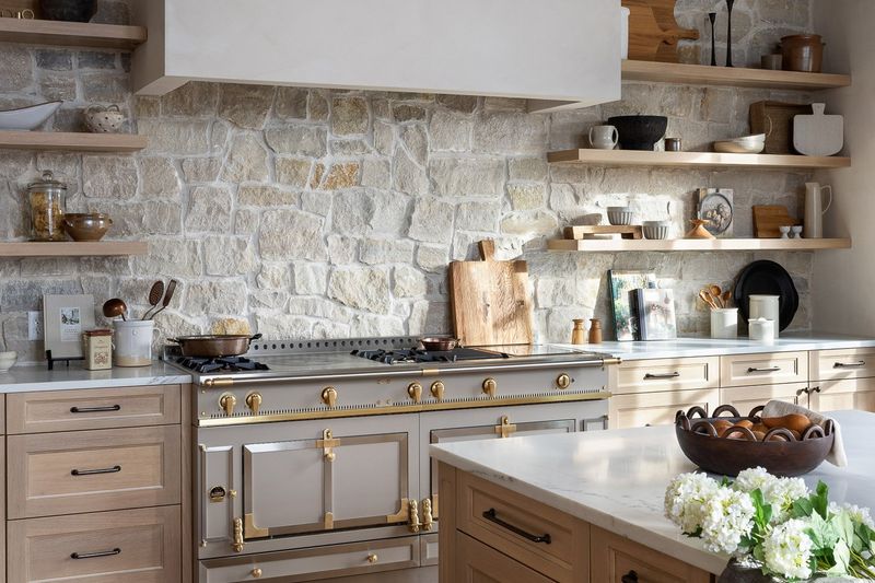 Colorado Kitchens Are Moving On From These 11 Looks (But These 13 Are Here To Stay) - Decor Hint Mixed Metal Hardware