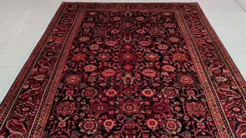 10 Items In Your Home That Are Worth Less Than You Would Think And 9 That Are Practically Worthless - Decor Hint Patterned area rugs covering floors