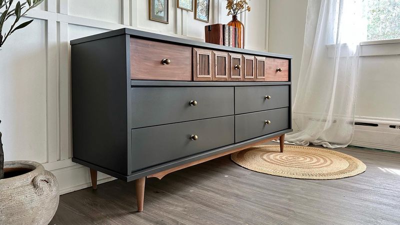 22 Ways To Use Antiques In Your Home Without It Looking Like A Museum - Decor Hint Update Hardware