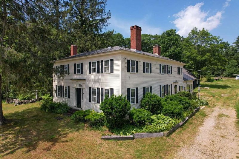 14 Architectural Styles Likely To Feel Dated In New Hampshire By 2030 - Decor Hint Ranch (With Outdated Designs): One-Level Wonders No More