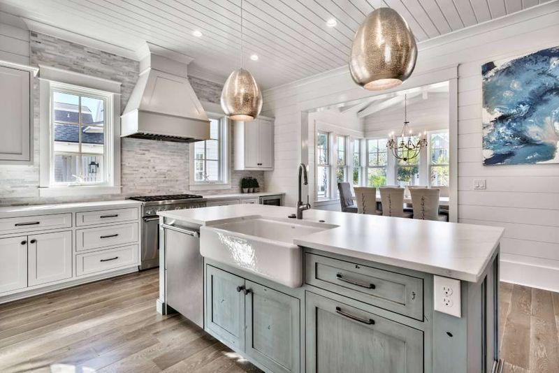 Excessive beachy décor